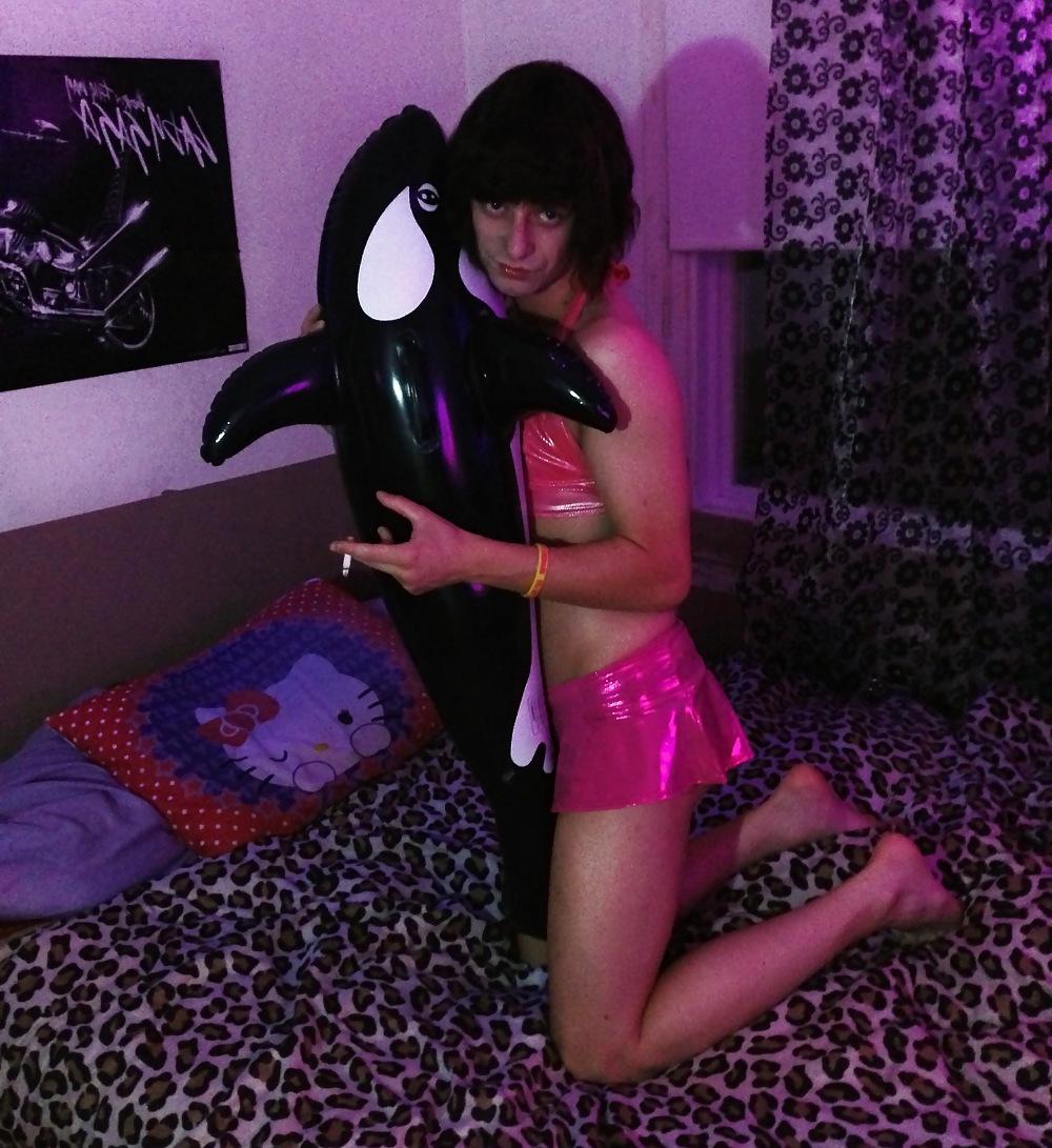 8P Skirtboy and the rubber whale