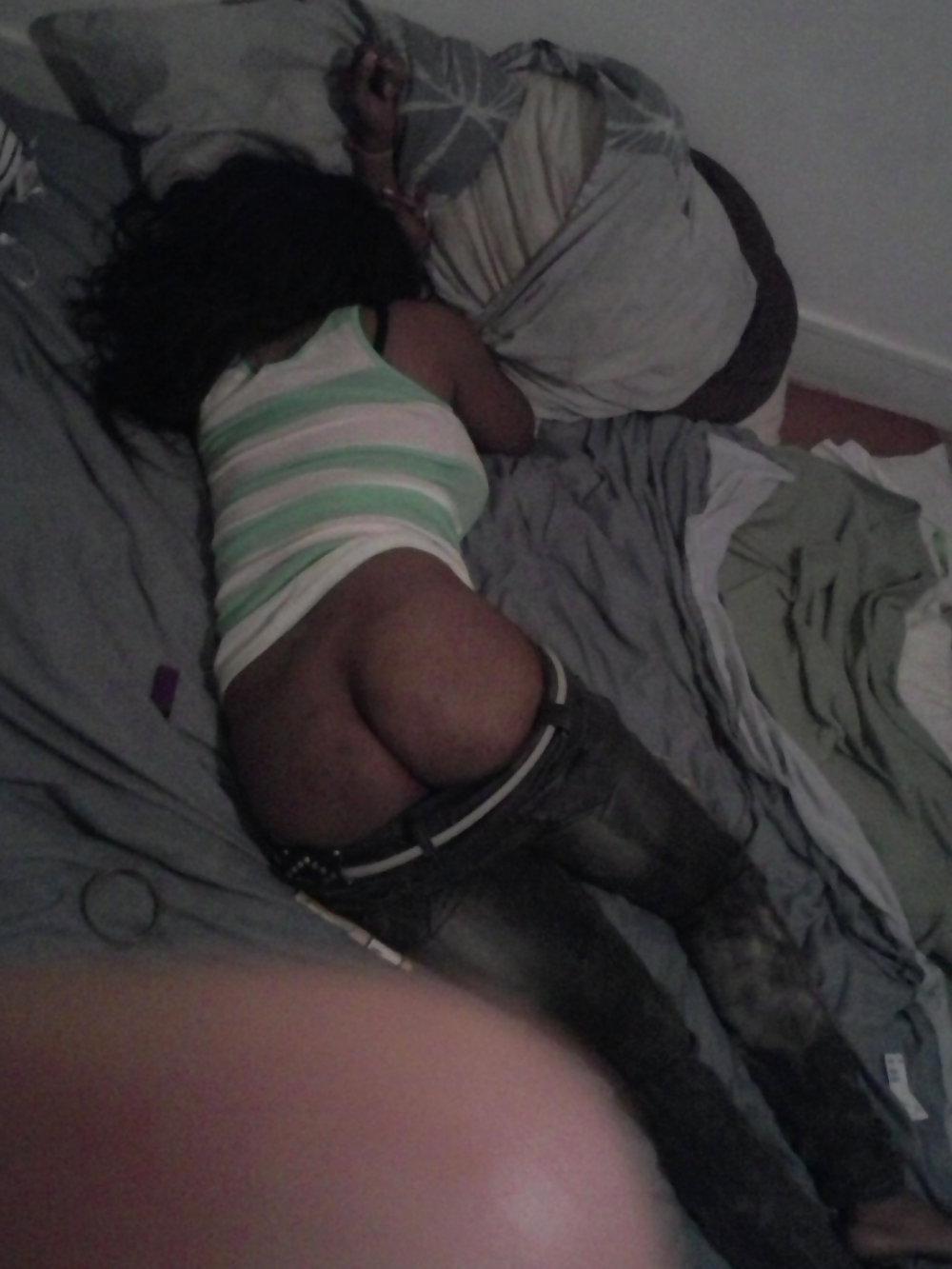 4P Black amateur ass girl