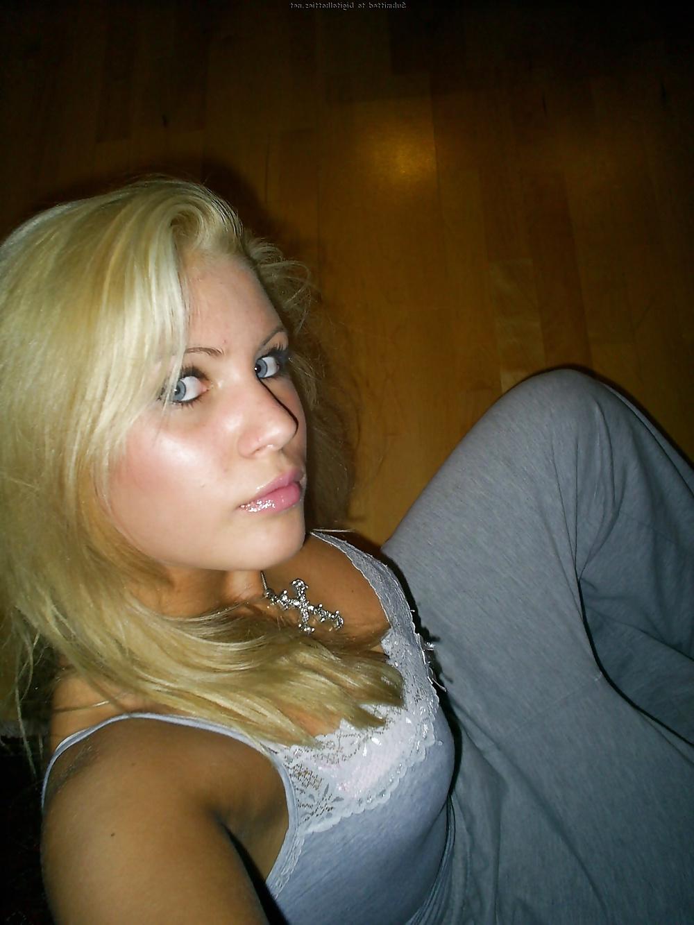 17P Perfect Norwegian blonde