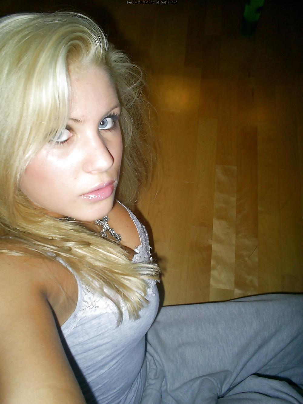17P Perfect Norwegian blonde