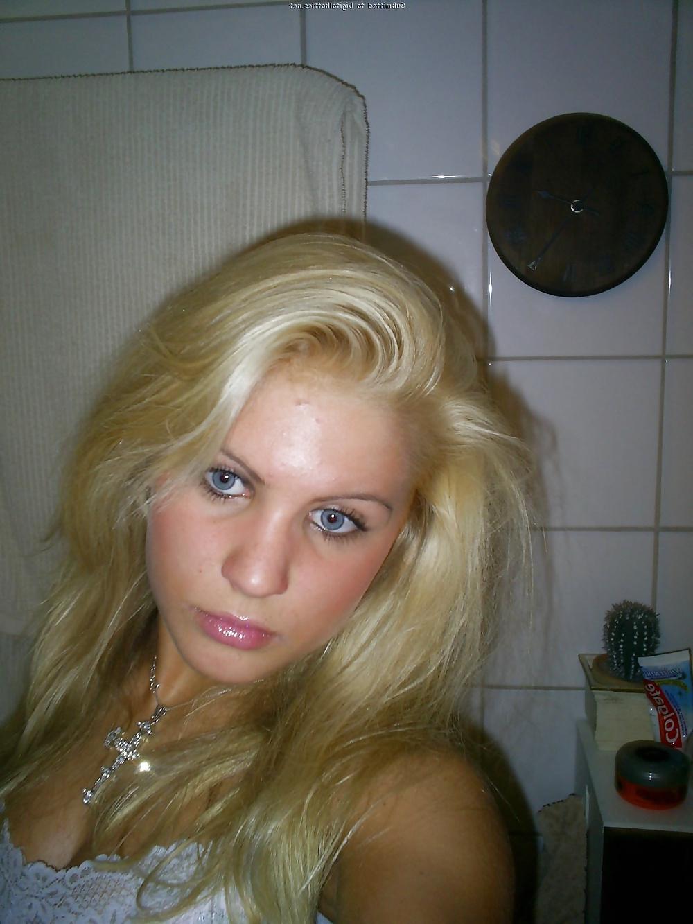 17P Perfect Norwegian blonde