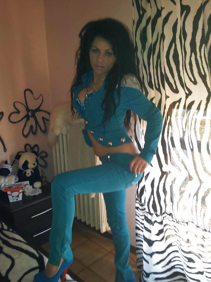 25P Romanian girl: Andreea