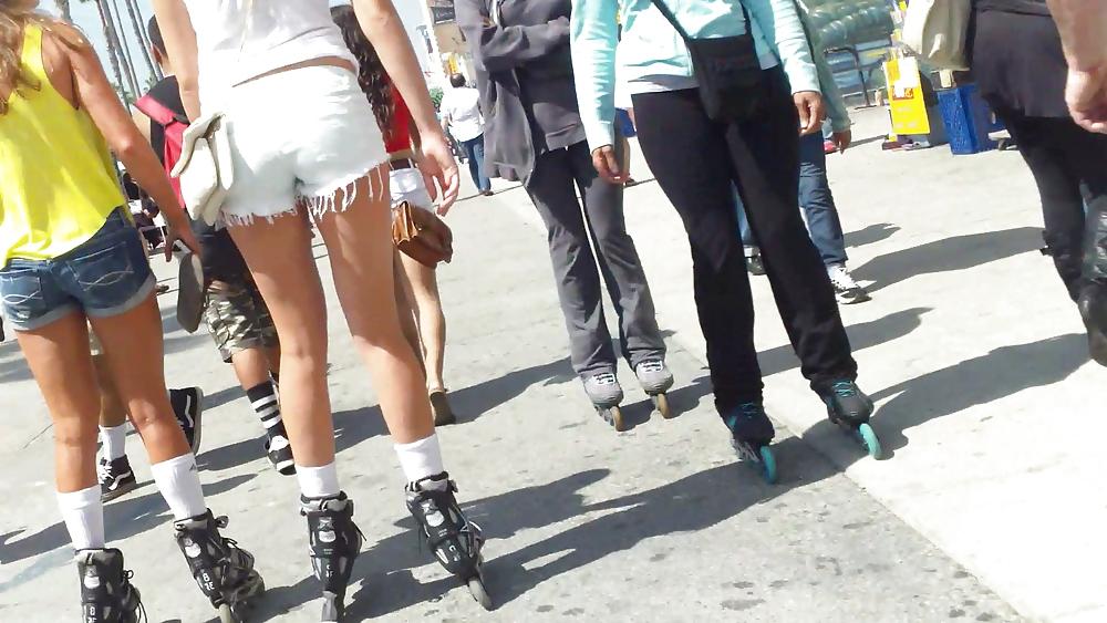 21P Girl in skate butt & ass in shorts