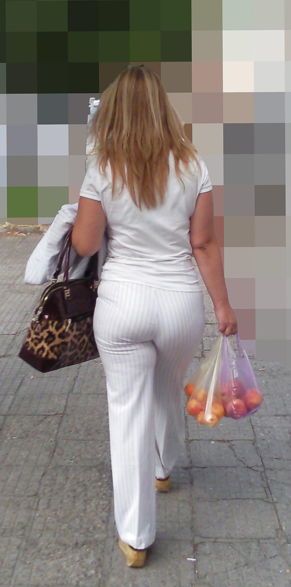 11P Wonderful bubble butt from Bulgaria on the street