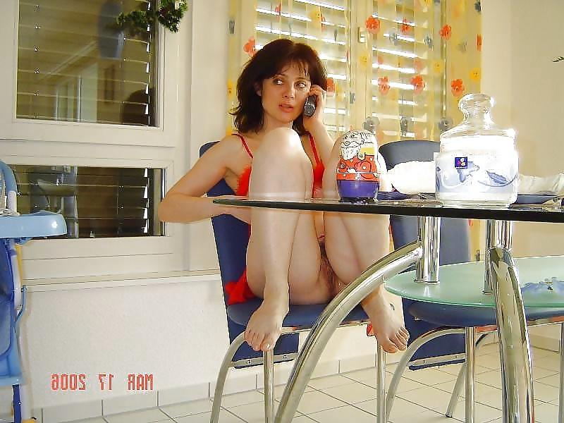 24P Les Salopes (Upskirt)