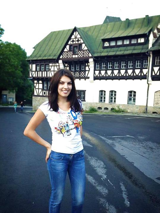 25P Romanian women: florentina