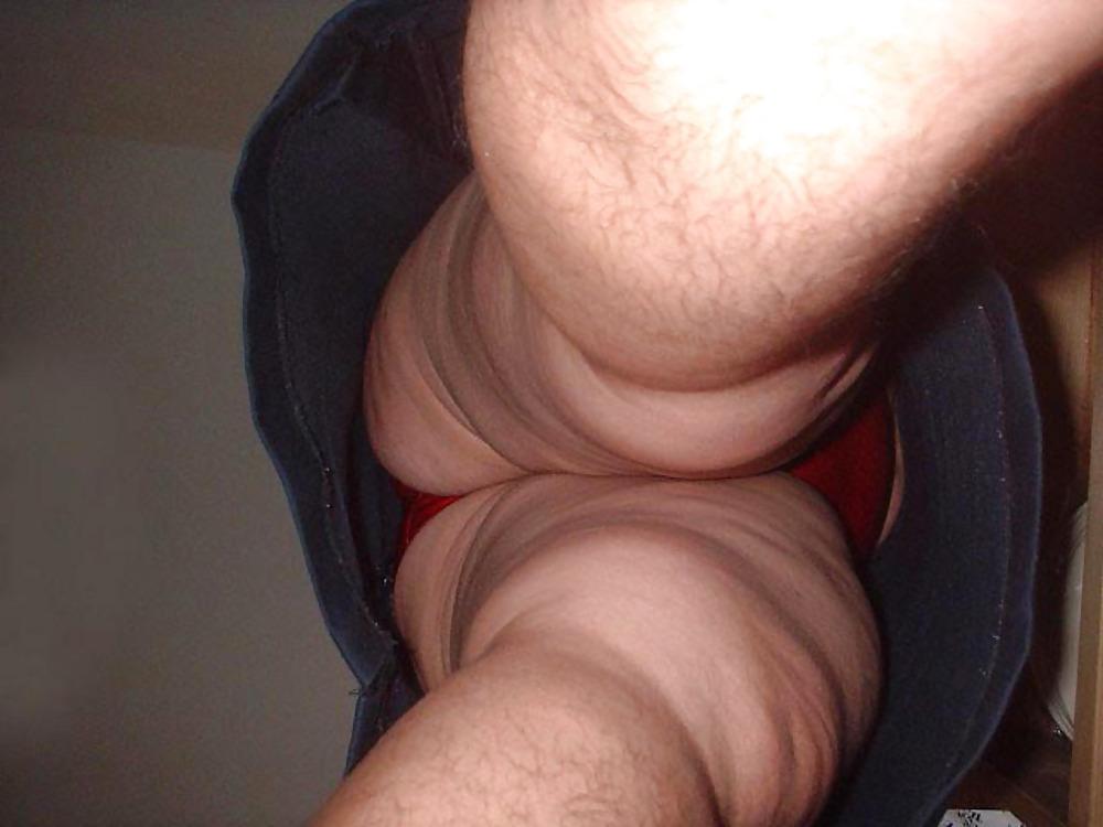 17P Gabrielle hairy legs in upskirt