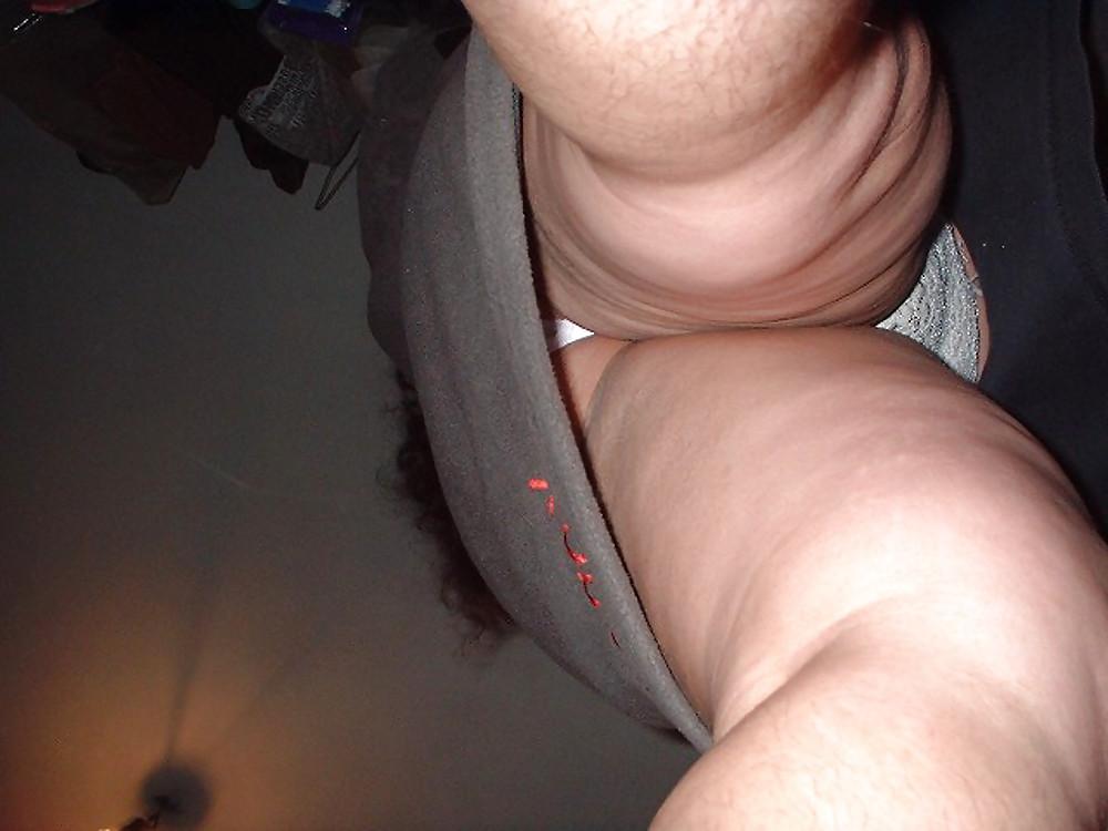 17P Gabrielle hairy legs in upskirt