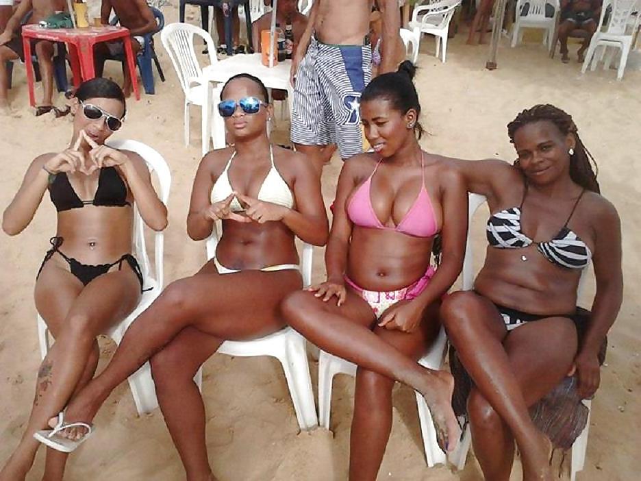 25P Brazilian girl: elena