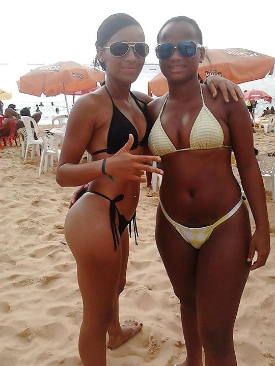 25P Brazilian girl: elena