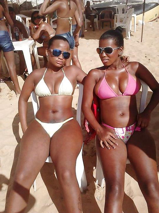 25P Brazilian girl: elena