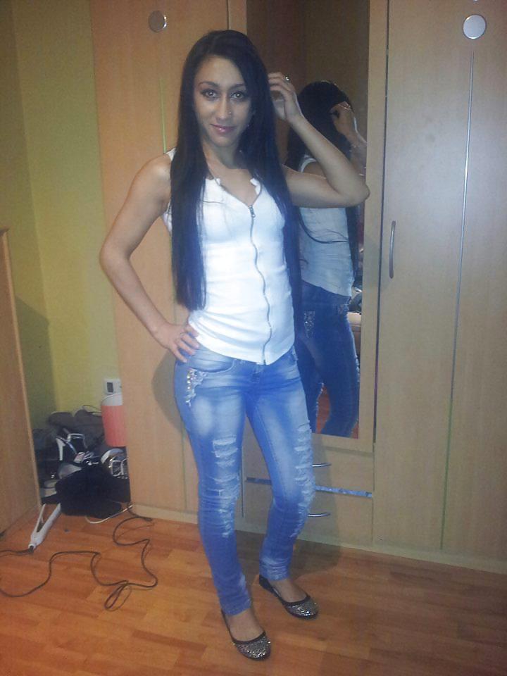 25P Romanian girl: alina