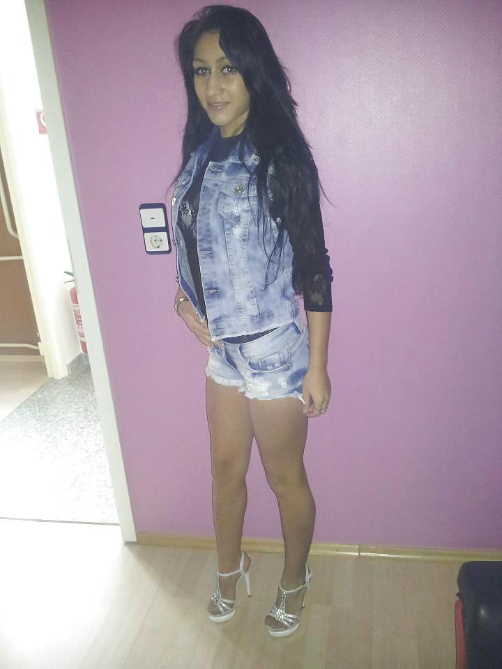 25P Romanian girl: alina