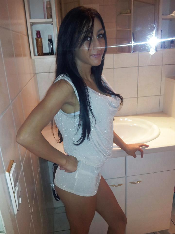 25P Romanian girl: alina