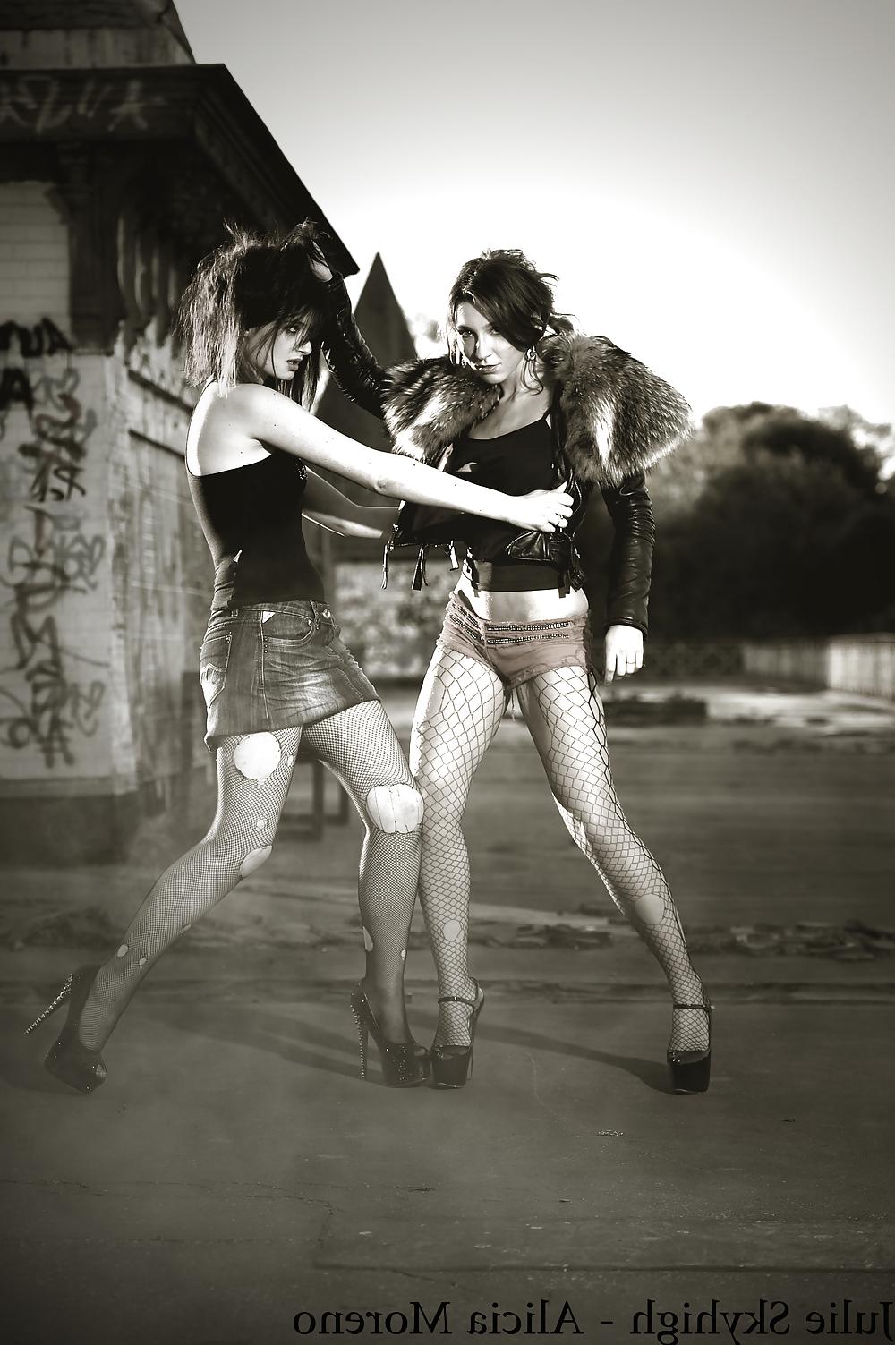 4P 2 hookers fighting girls in fur & louboutin high heels,