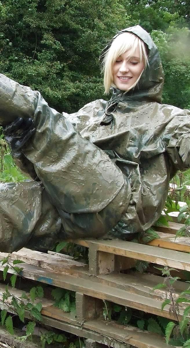 17P Rainwear and Rubberboots