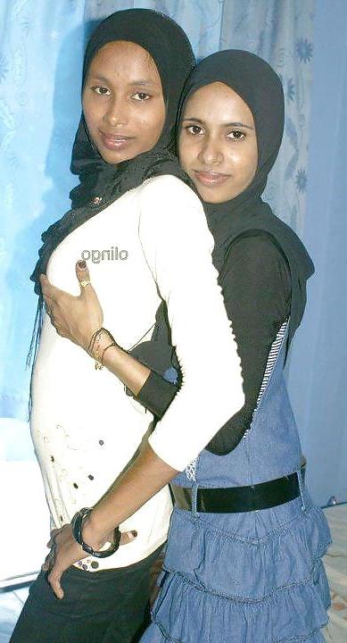 5P Maldivan Hijab Lesbain Girl (non-nude) (tudung)