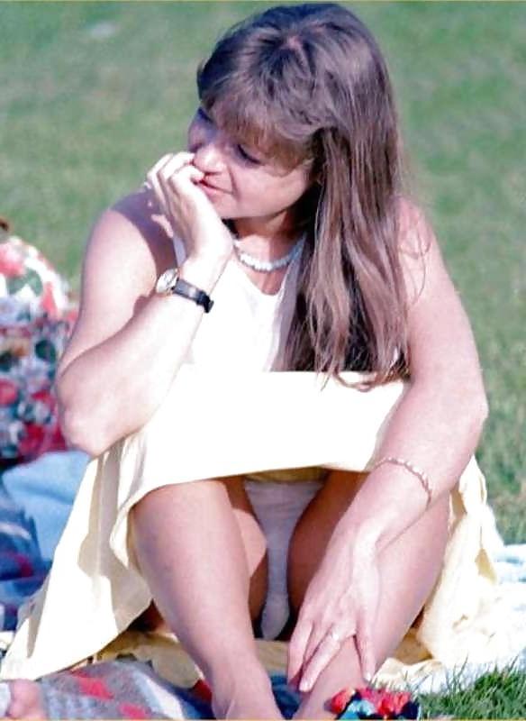 19P Upskirt White Panties 5