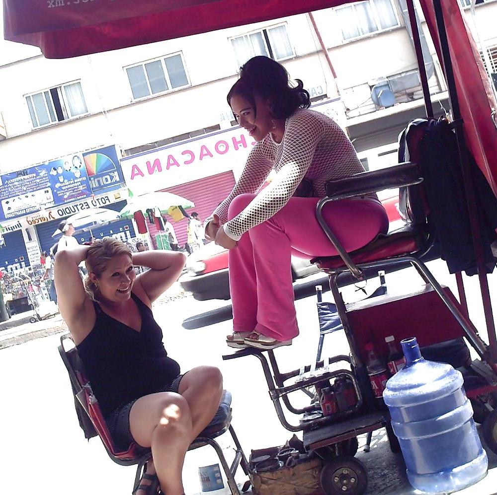10P Gordas in the street - bbw