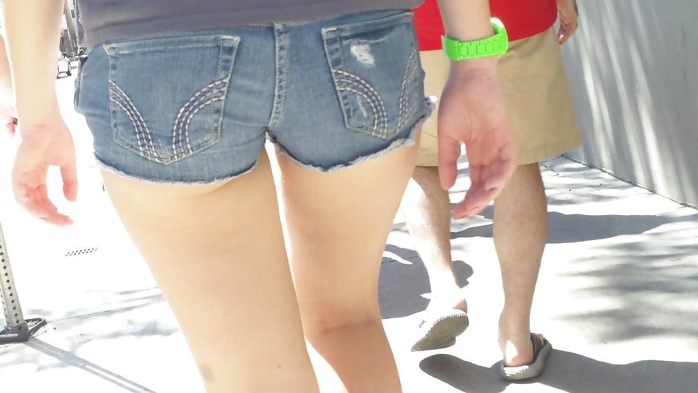 25P Nice teen ass & butt in jean shorts