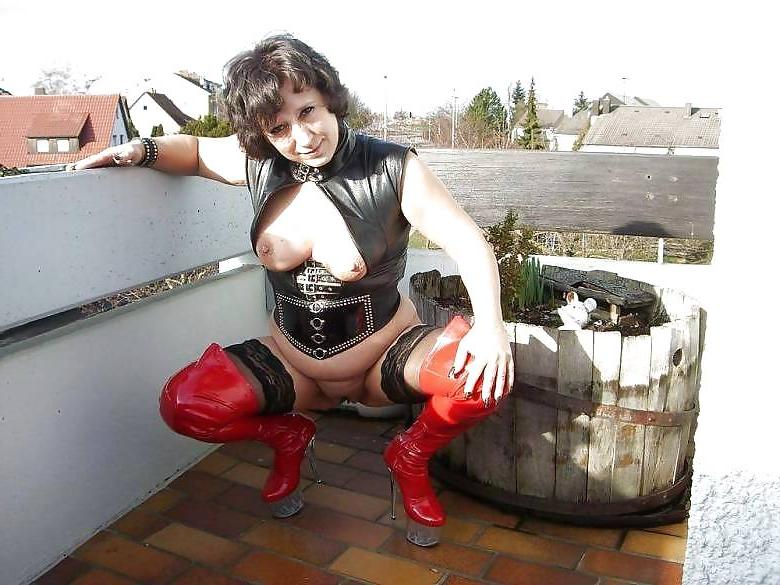 20P Hot Latex Lady
