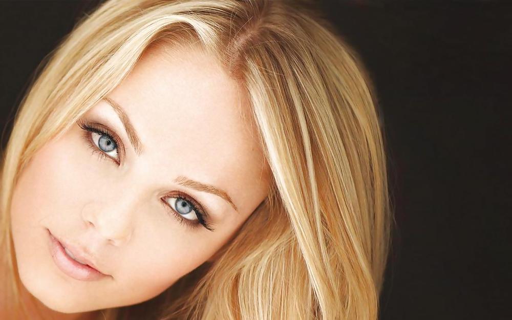 25P Laura Vandervoort