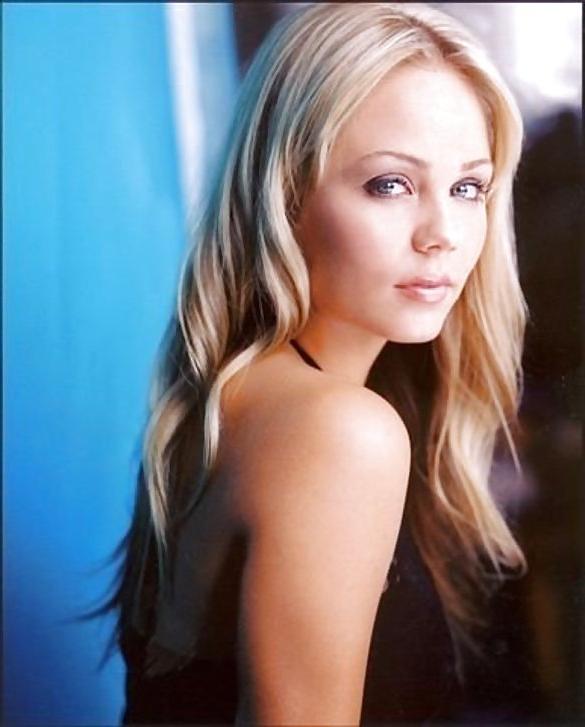 25P Laura Vandervoort