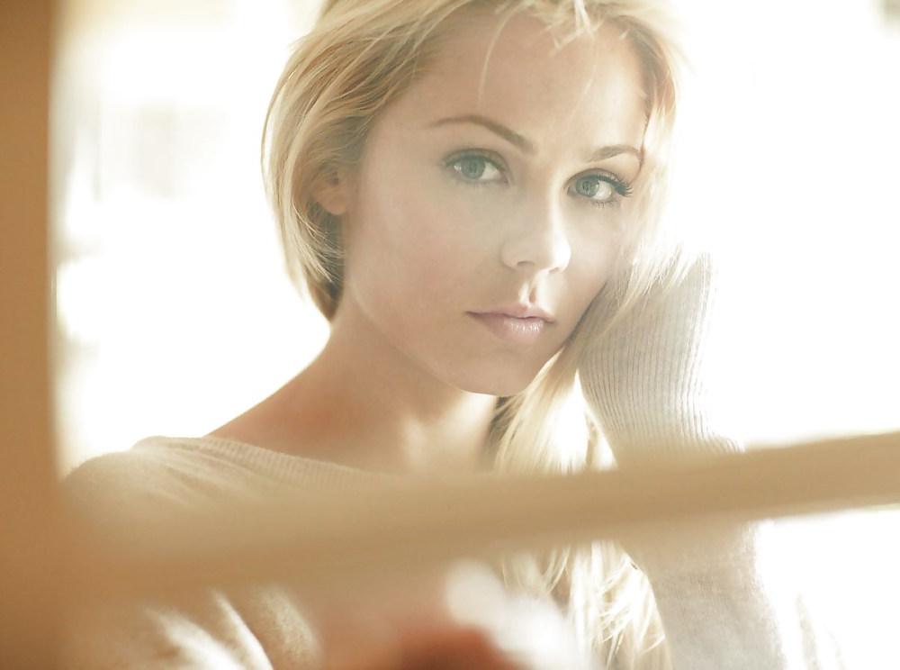 25P Laura Vandervoort