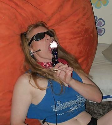 8P Amateur Redhead MILF Lady Holly Shares A Phone Encounter
