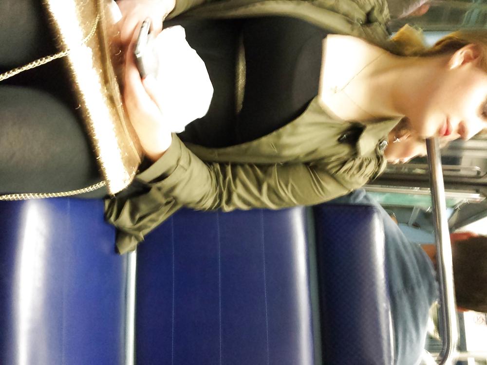 25P Voyeur in Paris