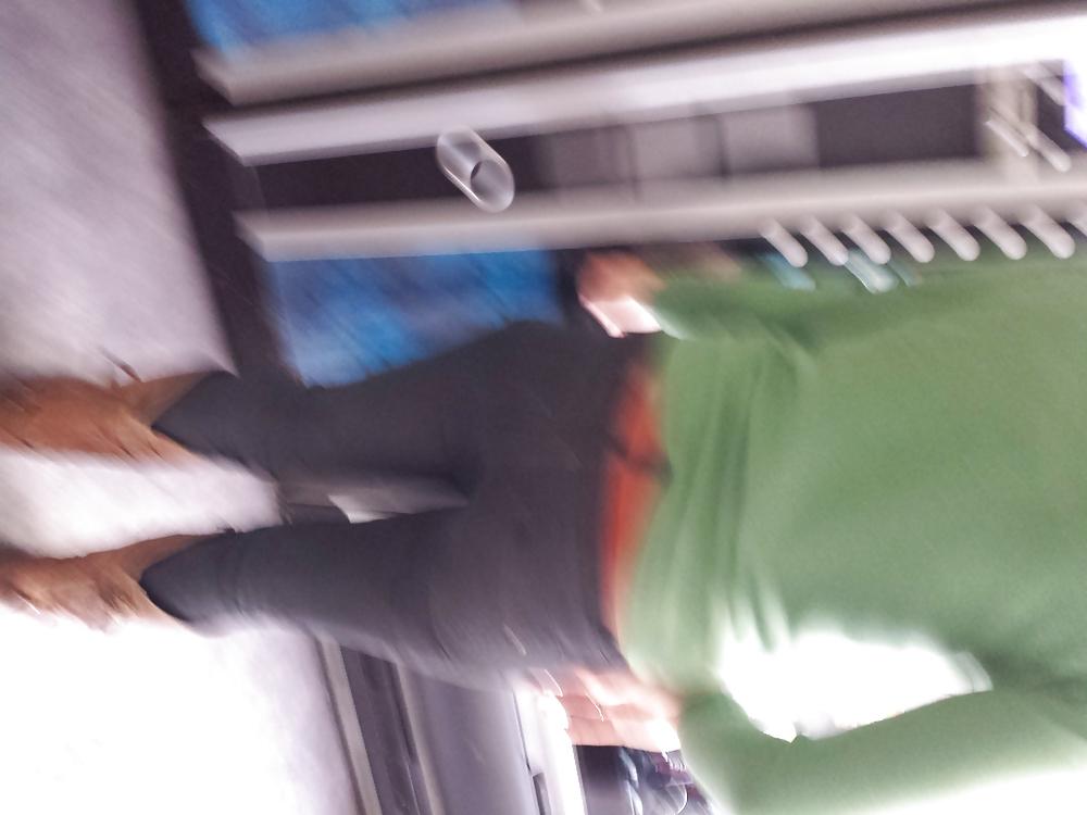 25P Voyeur in Paris