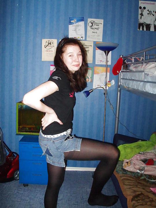 25P Teens and nylons