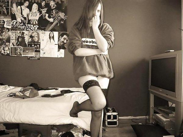 25P Teens and nylons