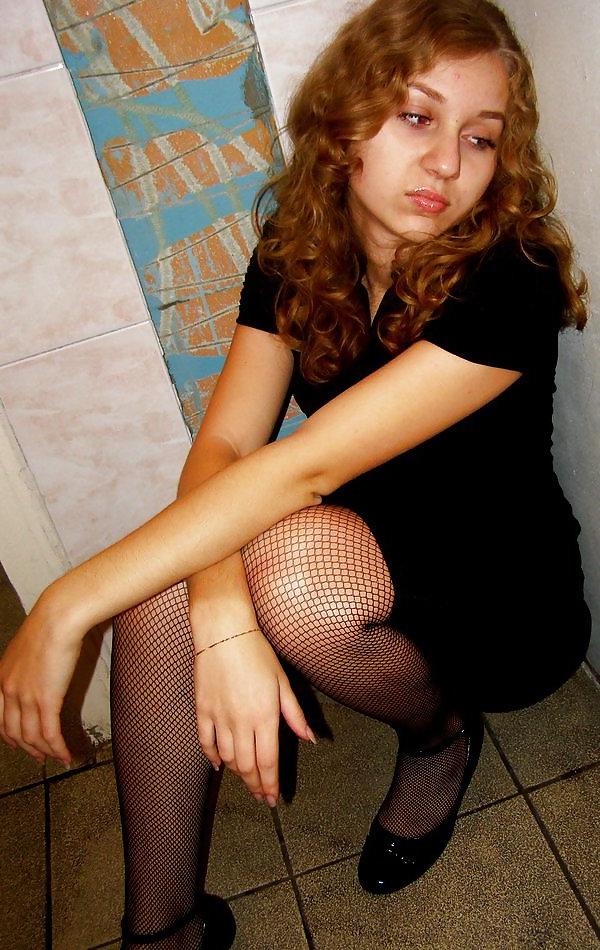25P Teens and nylons