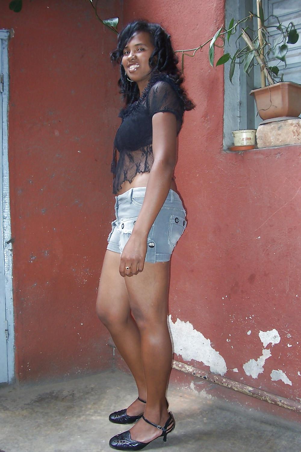 25P Madagascar - a beautifull girl