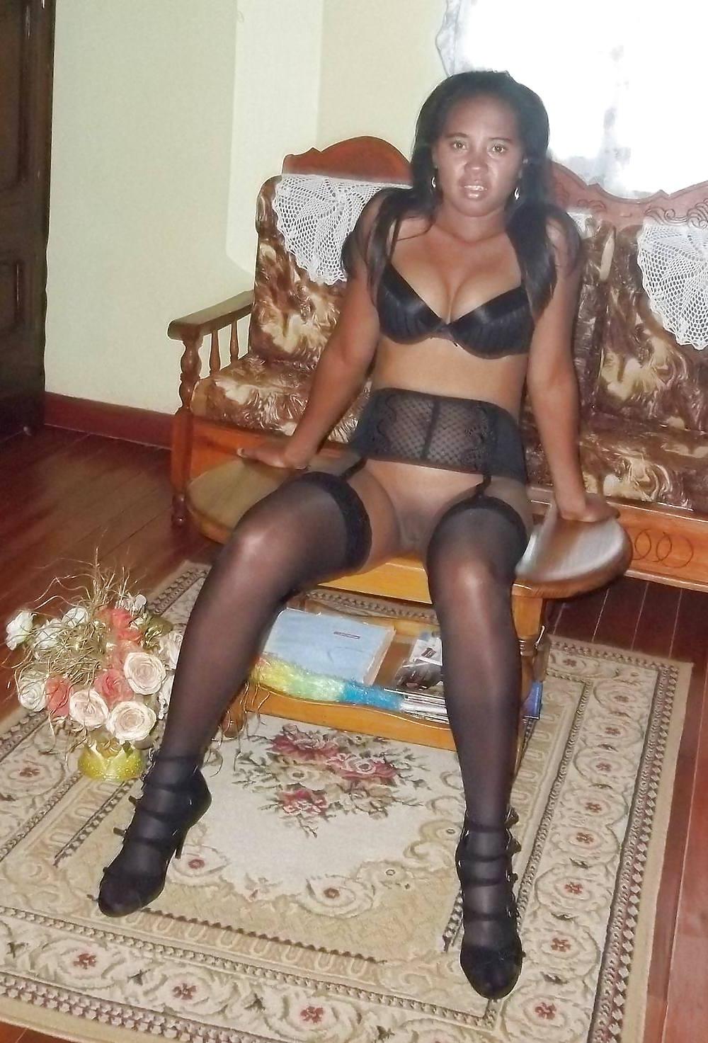 25P Madagascar - a beautifull girl