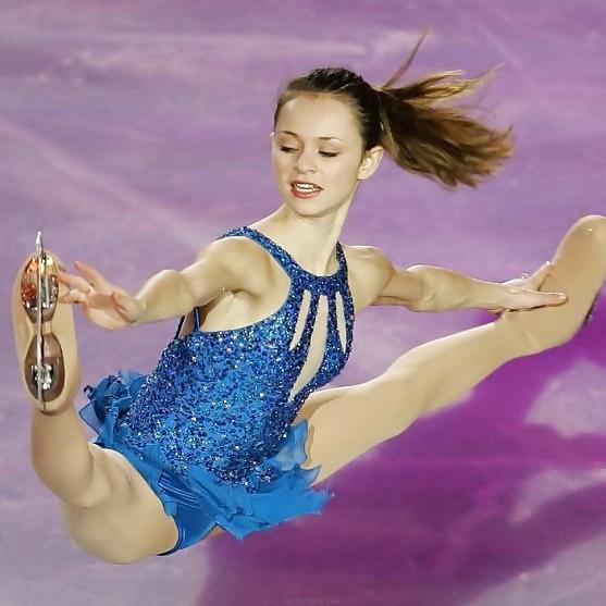 19P Hot girls ice skating
