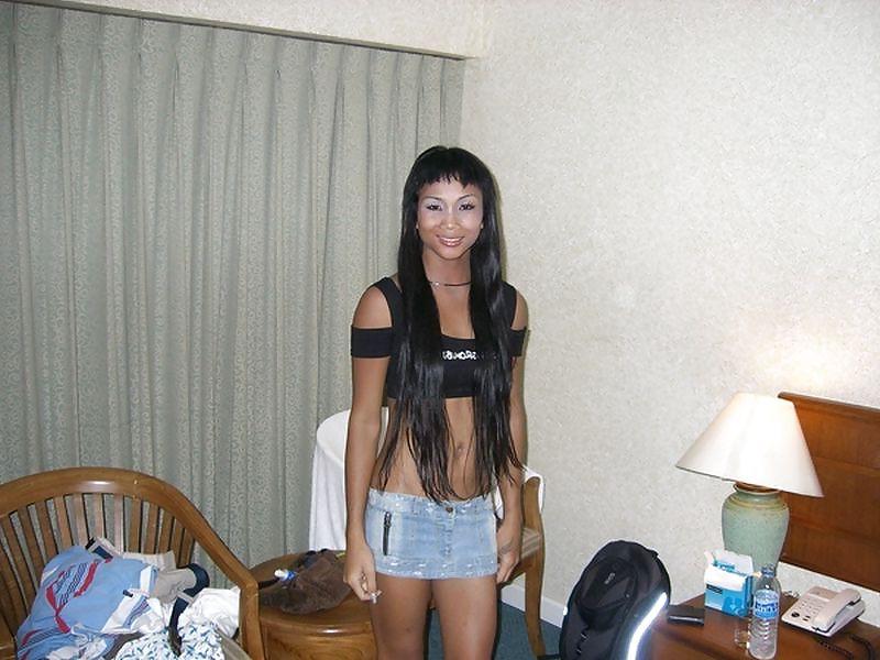 13P Ladyboy Em from Pattaya