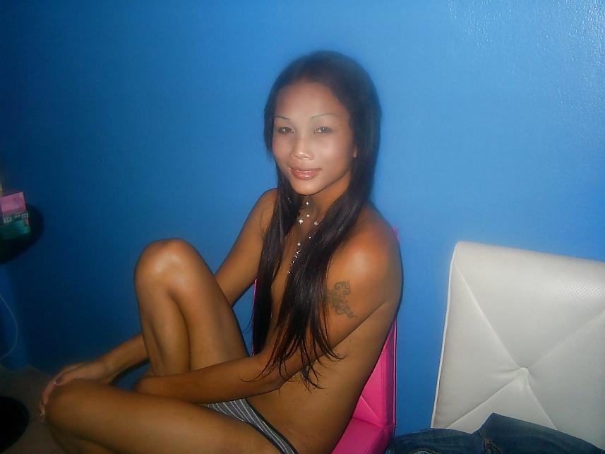 13P Ladyboy Em from Pattaya
