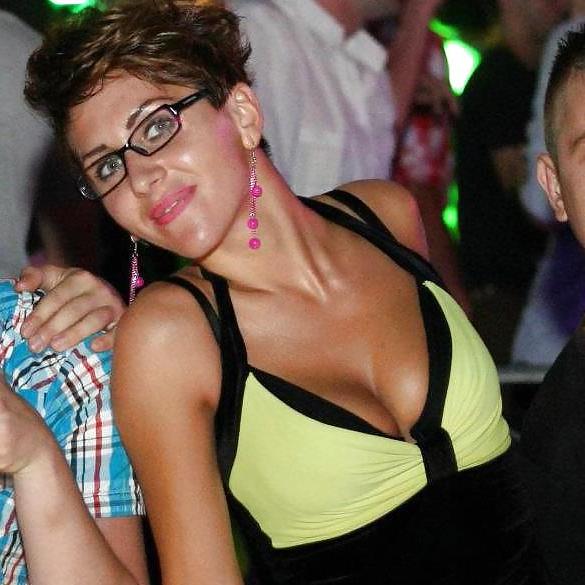 23P Romanian girl: Roberta