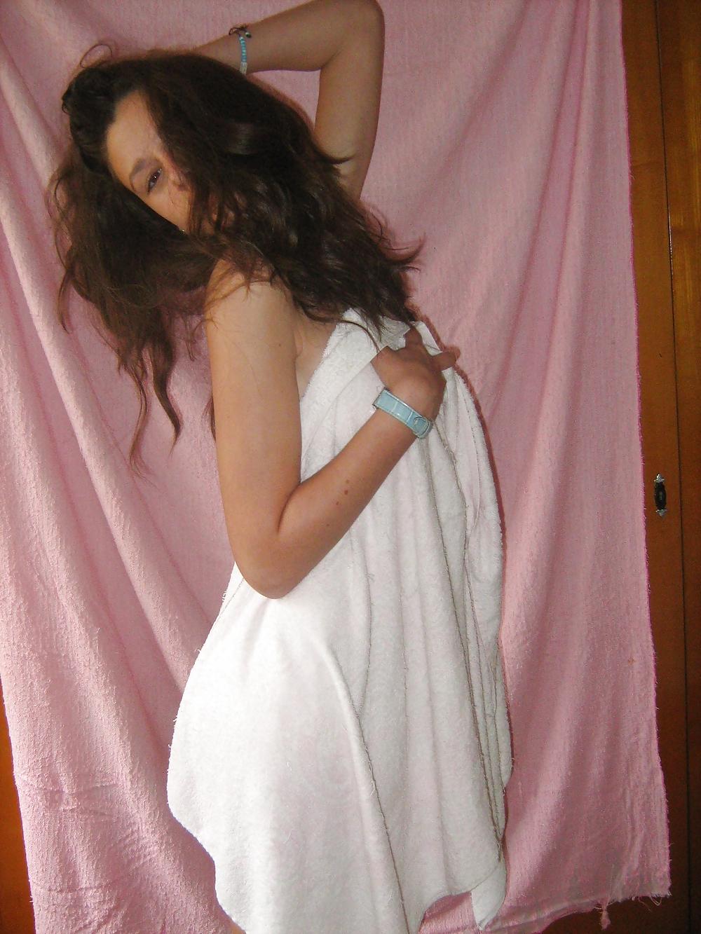 25P Romanian teen girlfriends