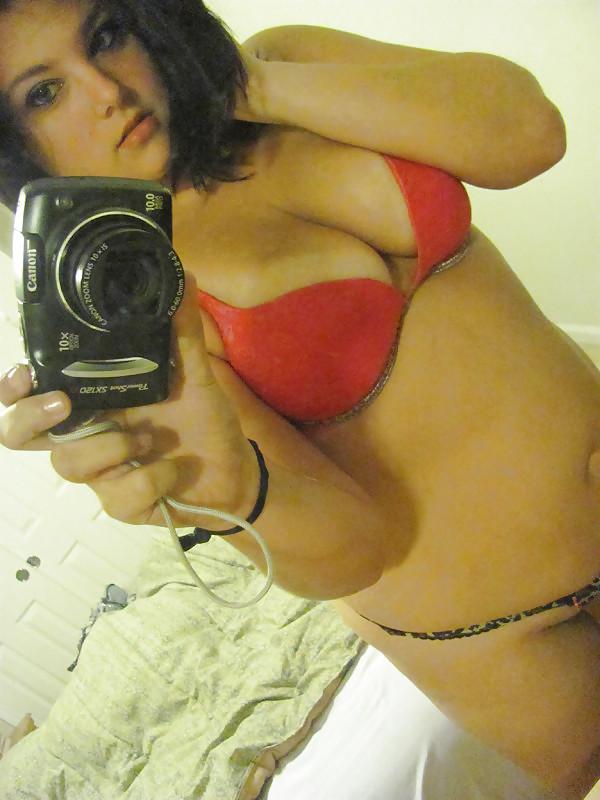 24P Cute sexy chubby teen selfpics