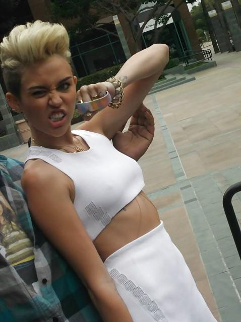 15P Miley Cyrus We can't stop