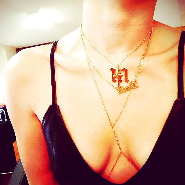 15P Miley Cyrus We can't stop