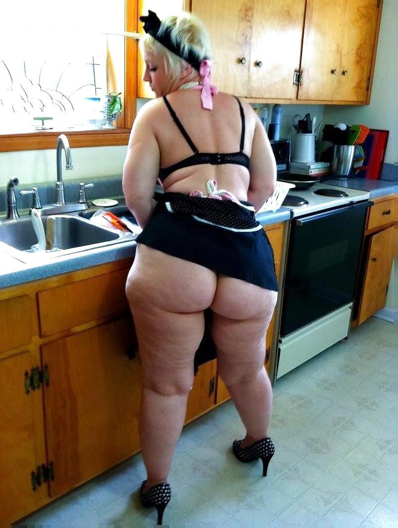 25P BIG Round & FAT Asses in the Kitchen! #2