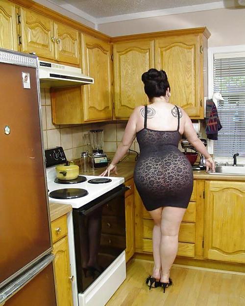 25P BIG Round & FAT Asses in the Kitchen! #2