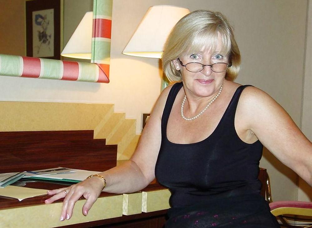 25P Another sexy lady 