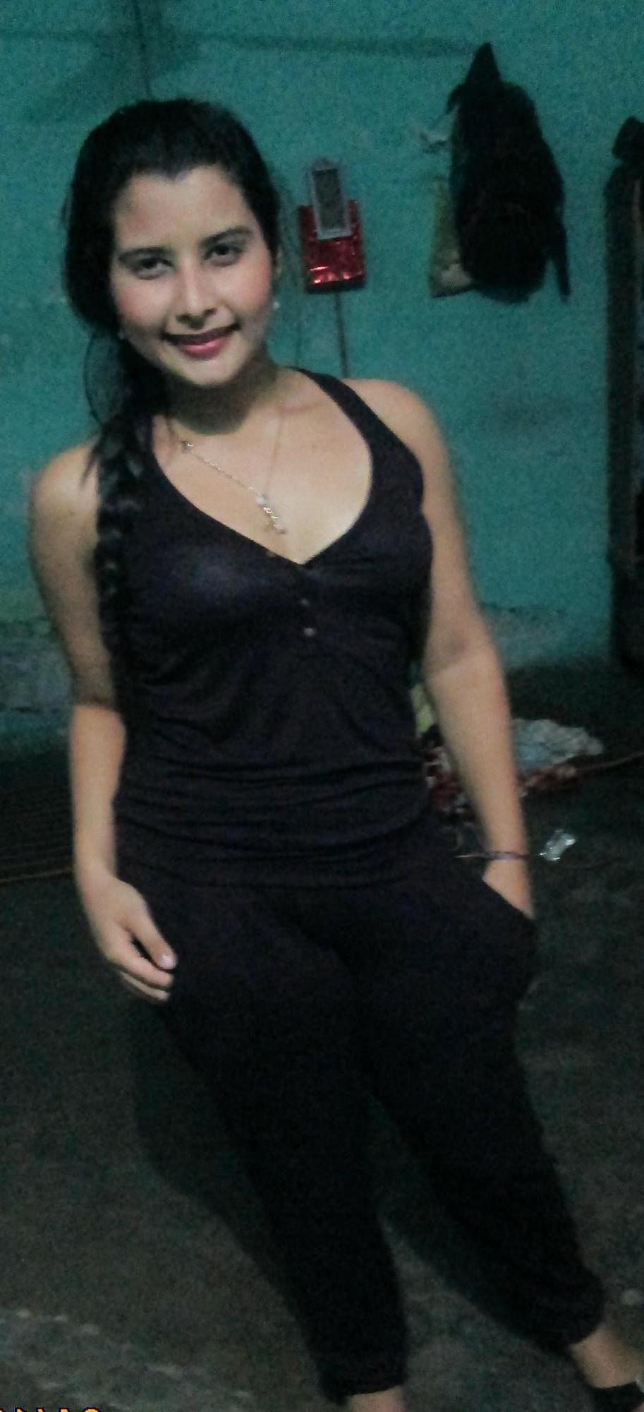 20P Carolina Colombiana Non-Nude