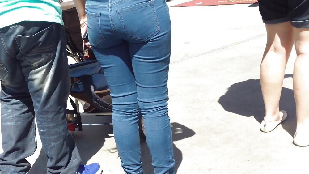 25P Nice sexy MILF ass & butt in jeans