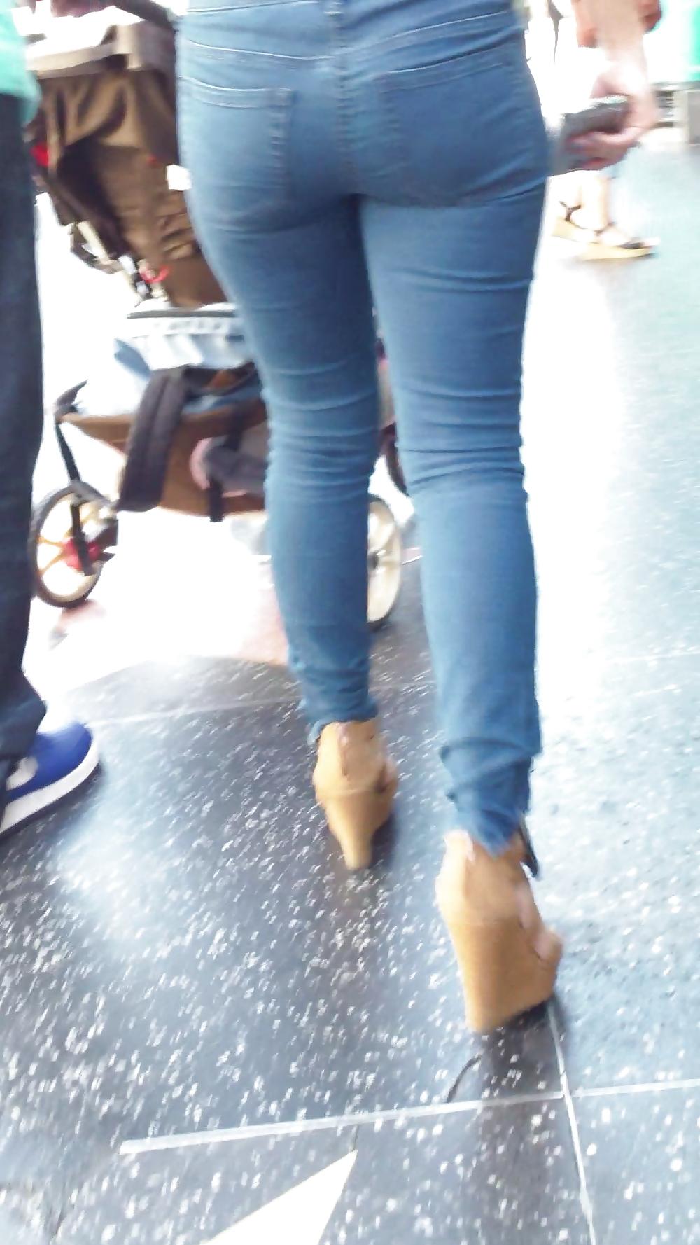 25P Nice sexy MILF ass & butt in jeans